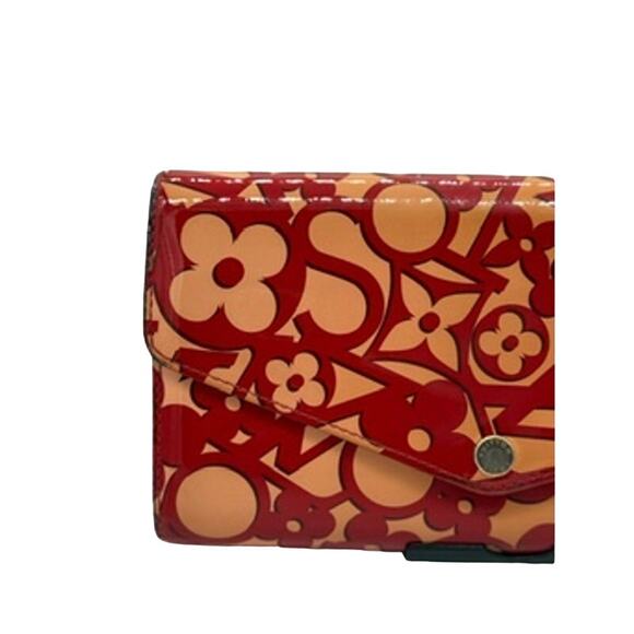 Louis Vuitton  Patent Sweet Monogram Sarah Wallet Pomme D'Amour*Limited Edition - Picture 6 of 16